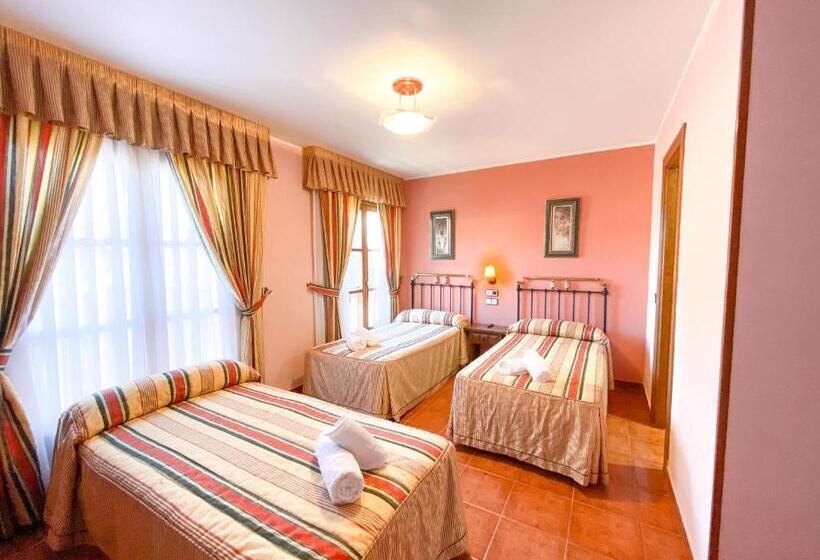 스탠다드 트리플 발코니 룸, Posada Los Leones