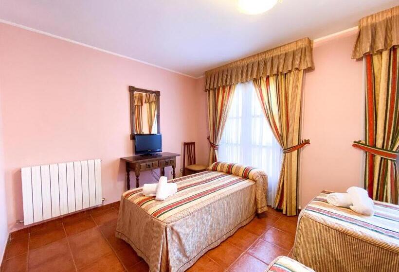 스탠다드 트리플 발코니 룸, Posada Los Leones