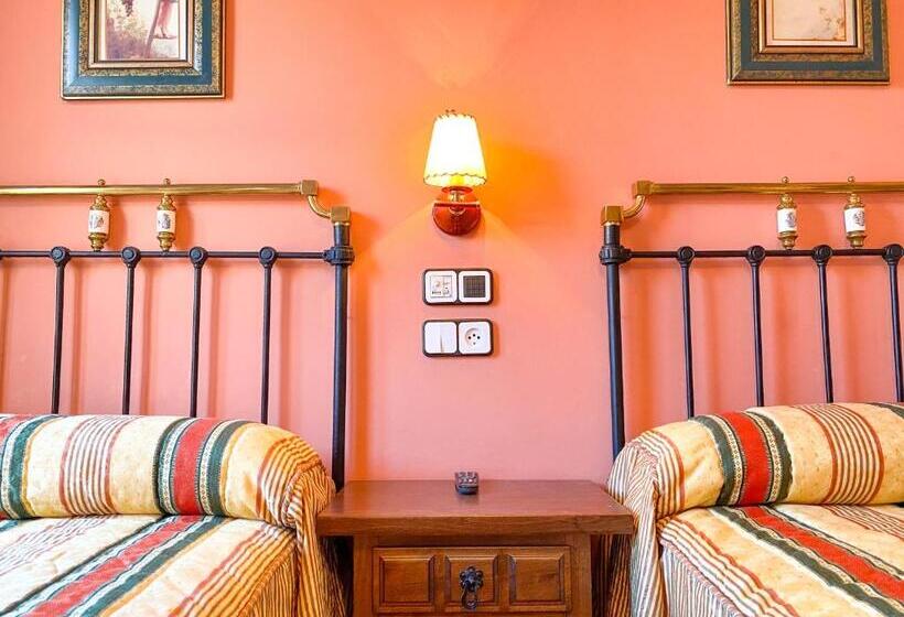 스탠다드 트리플 발코니 룸, Posada Los Leones