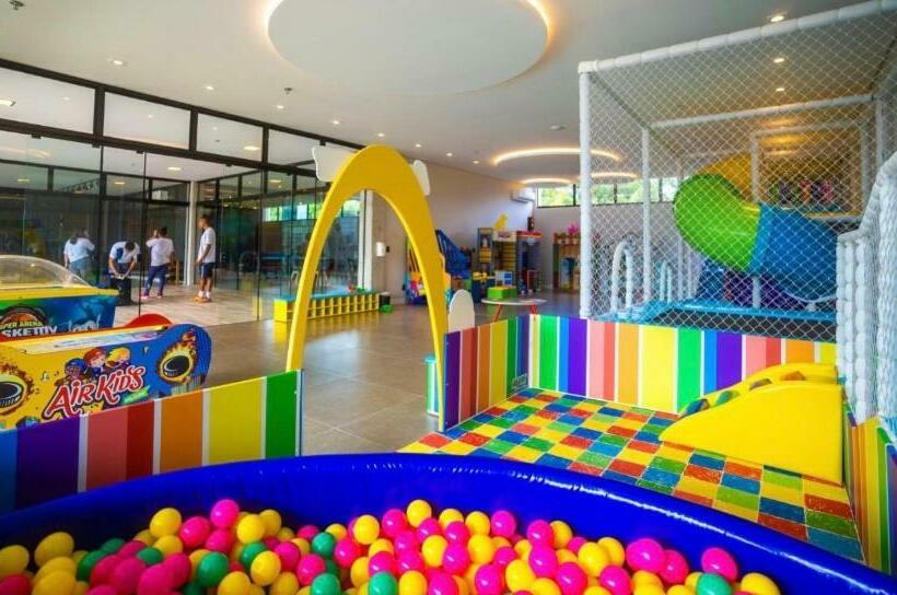 اتاق استاندارد چهار تخته, Solar Pedra Da Ilha