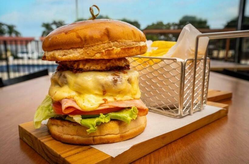 اتاق استاندارد چهار تخته, Solar Pedra Da Ilha