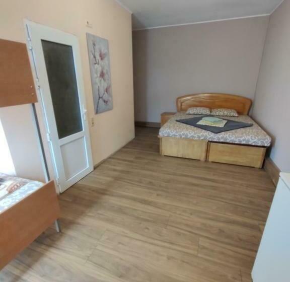 اتاق کلاسیک چهارنفره, викенд