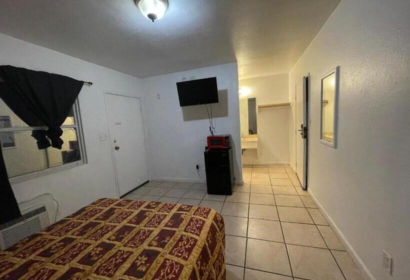 חדר סטודיו סטנדרד, Crown Inn & Suites