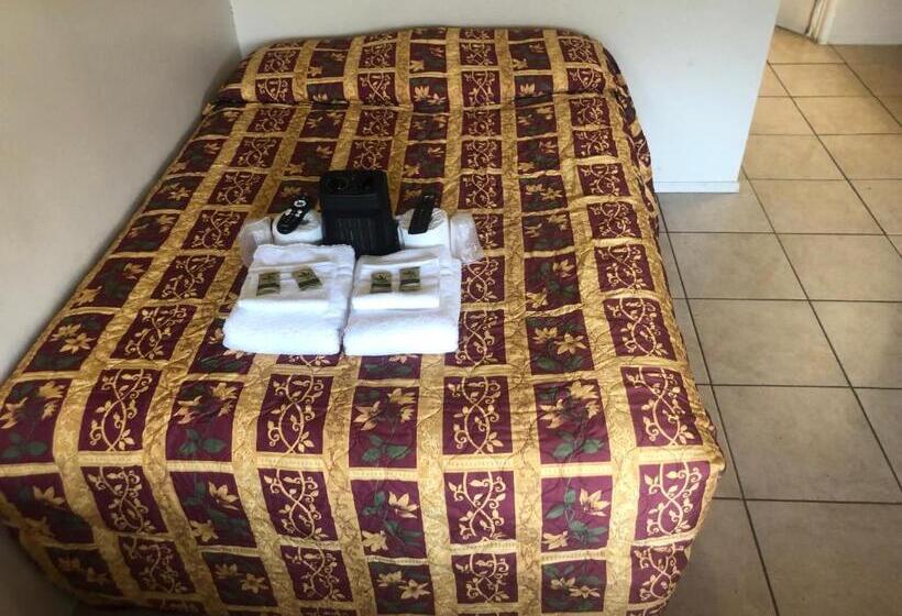 غرفة قياسية فردية حمام مشترك, Crown Inn & Suites