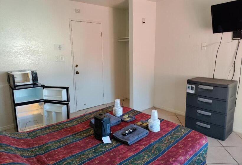 غرفة قياسية حمام مشترك, Crown Inn & Suites