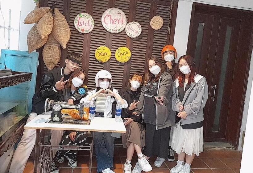 اتاق لوکس, Cheriladyhomestayhue