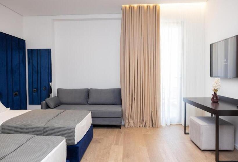 デラックストリプルルーム, Lans