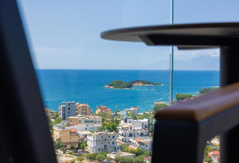 デラックスファミリールーム, Lans