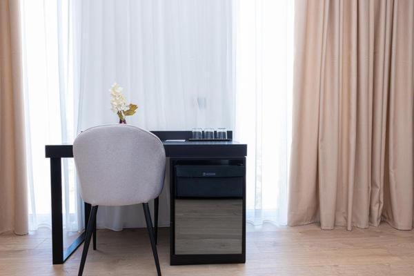 デラックスファミリールーム, Lans