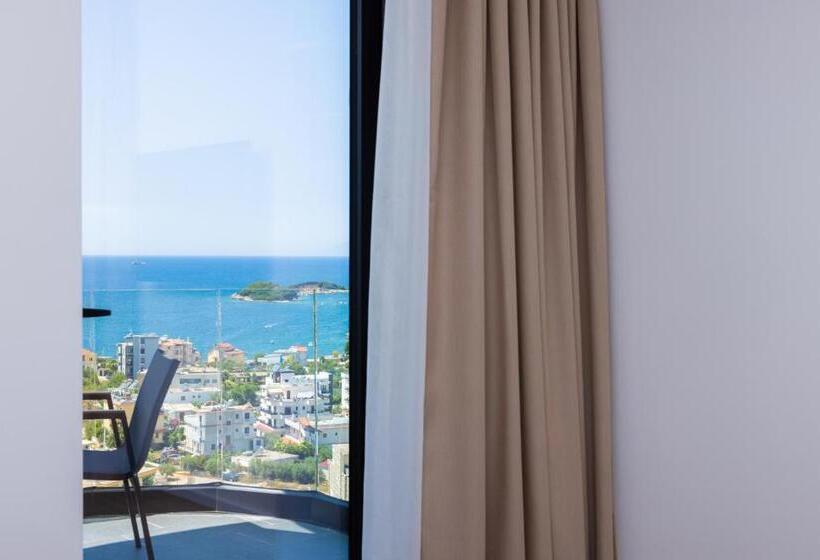 デラックスファミリールーム, Lans