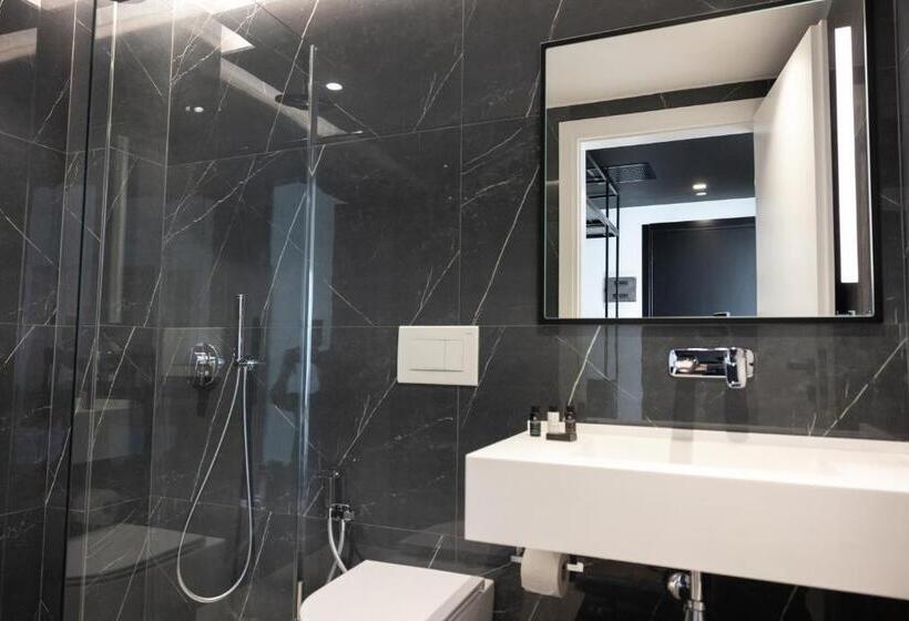 オーシャンビューのデラックストリプルルーム, Lans