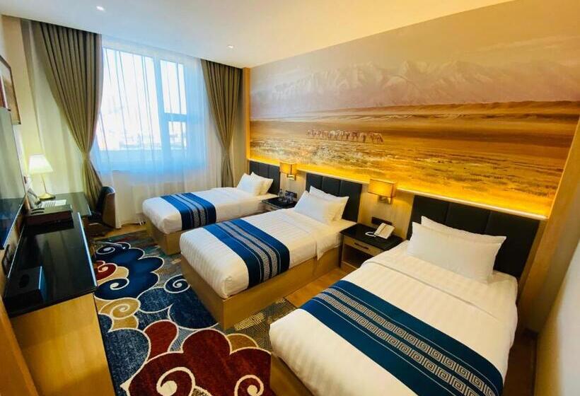 اتاق استاندارد سه نفره, Mazaalai