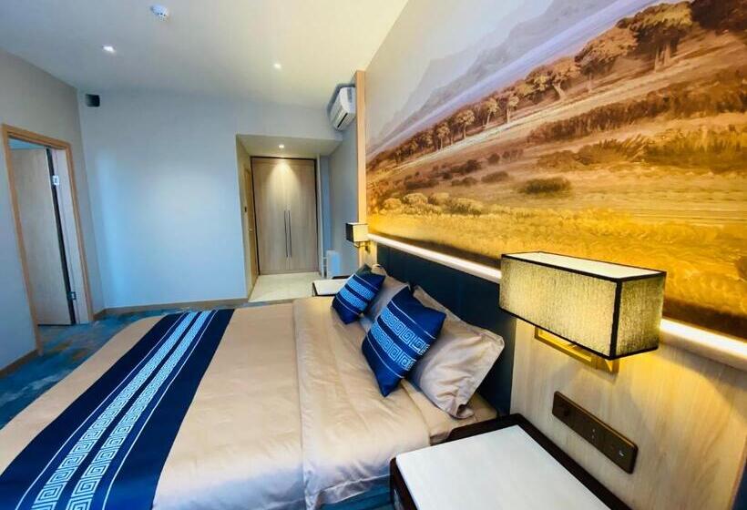 سوییت جونیور, Mazaalai