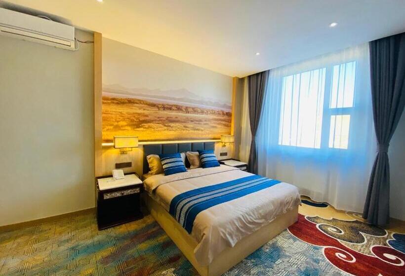 Junior Suite, Mazaalai