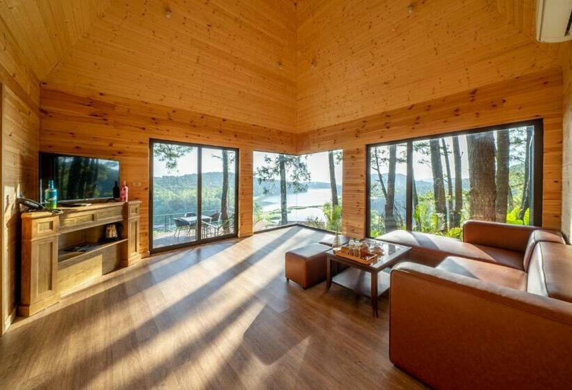 سوئیت جونیور با چشمانداز کوهستان, Trang An Golf And Resort