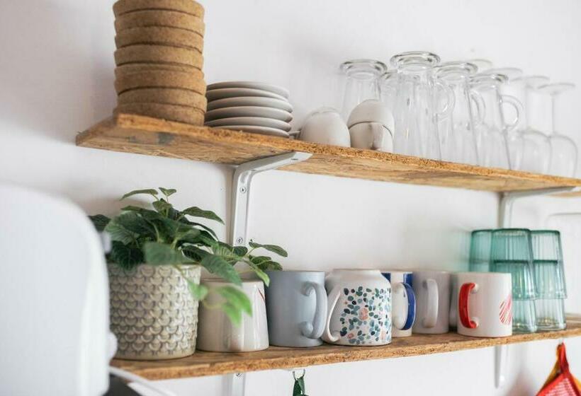 اتاق استاندارد, Kirana House