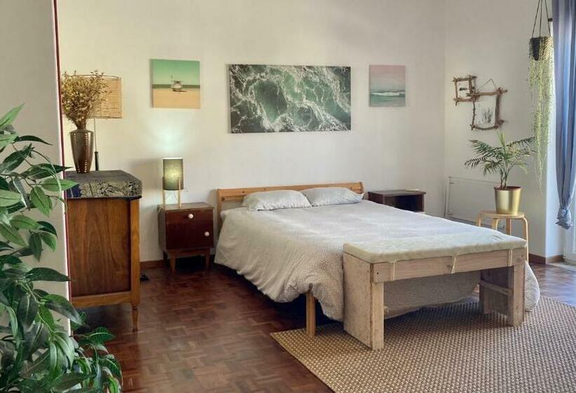 اتاق خانوادگی با سرویس بهداشتی مشترک, Kirana House