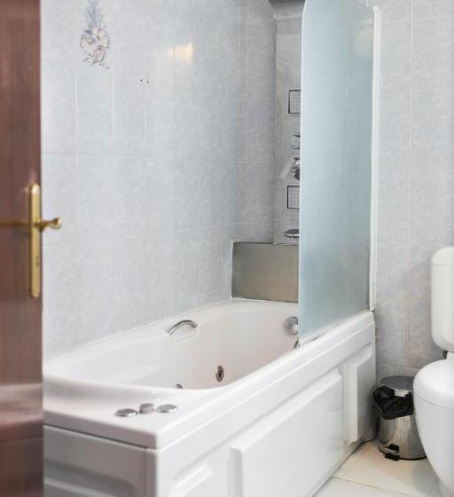 اتاق استاندارد با سرویس بهداشتی مشترک, Kirana House