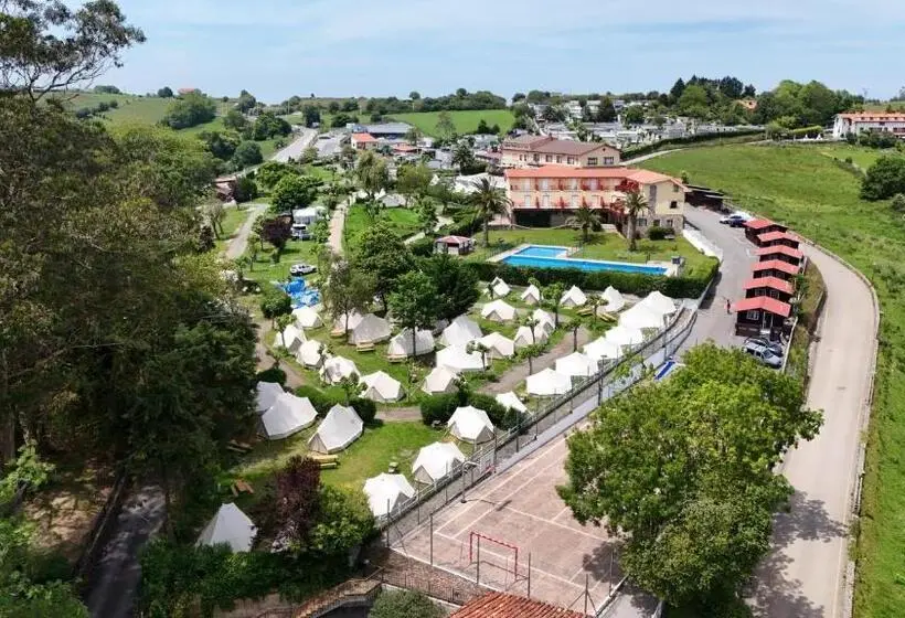 Perhehuone, Resort Camping Santillana Del Mar