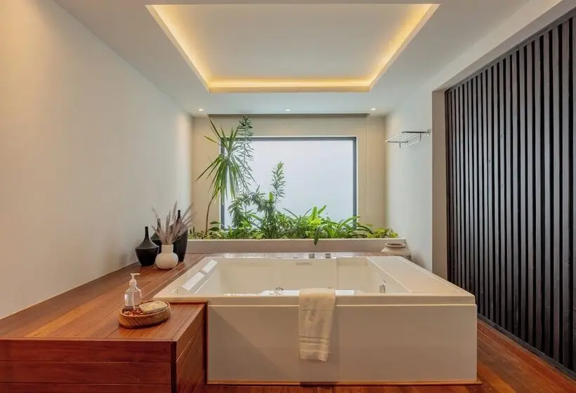 سوئیت سینیور, Sea Diamond Boutique Hotel & Spa