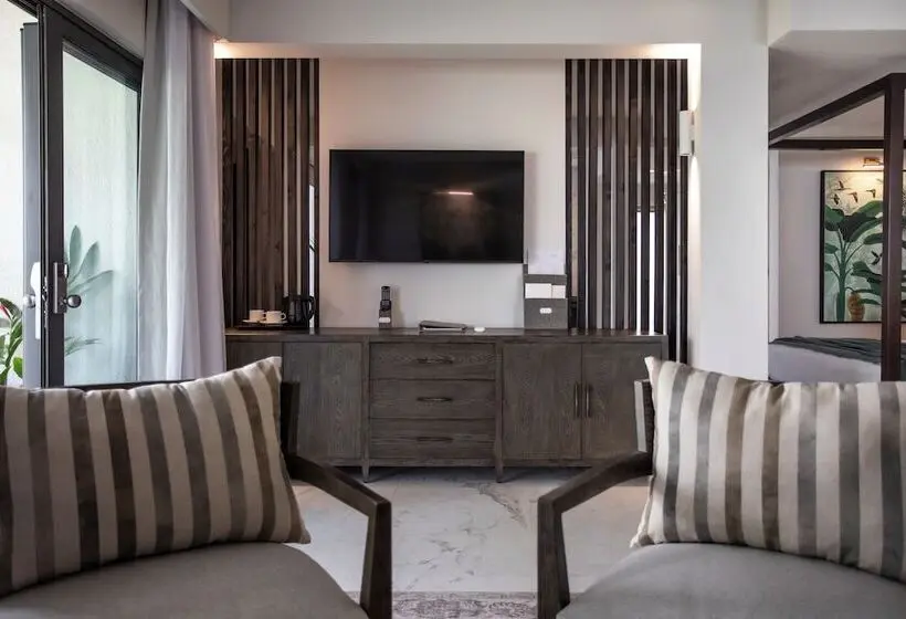 سوئیت سینیور, Sea Diamond Boutique Hotel & Spa