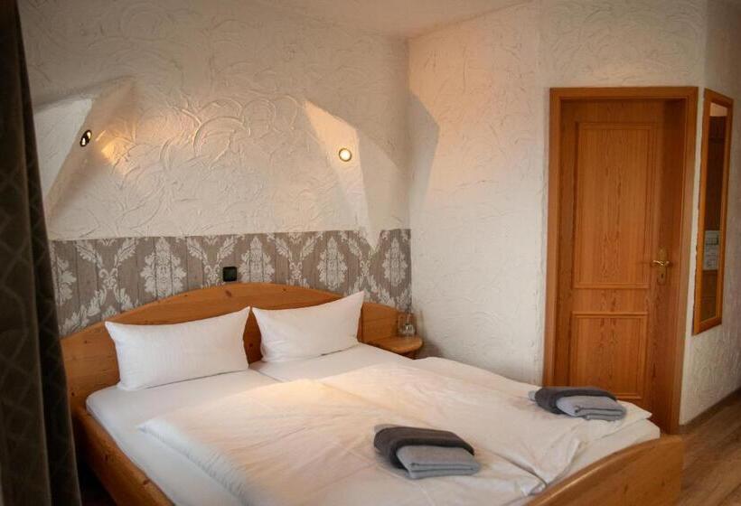 Номер Стандарт Вид на Озеро, Terrassenhotel Edertal