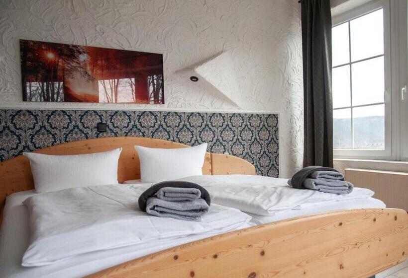 Семейный Номер, Terrassenhotel Edertal