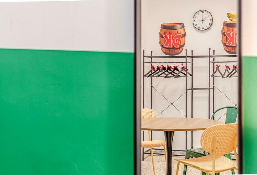 اتاق استاندارد چهار تخته, Game Rooms Experience