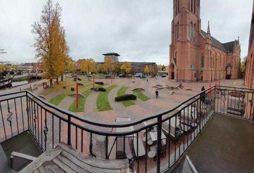 جناح, Arkadenhaus   Hotel Freiherr Von Schwarzenberg