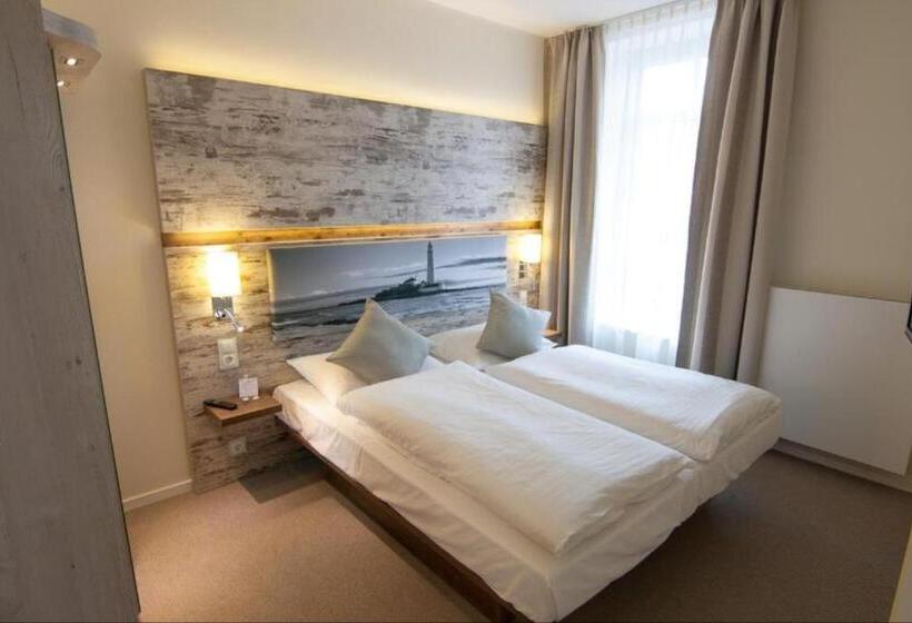 جناح, Arkadenhaus   Hotel Freiherr Von Schwarzenberg