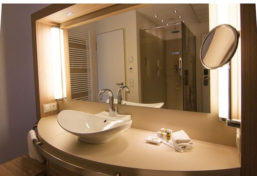 جناح, Arkadenhaus   Hotel Freiherr Von Schwarzenberg