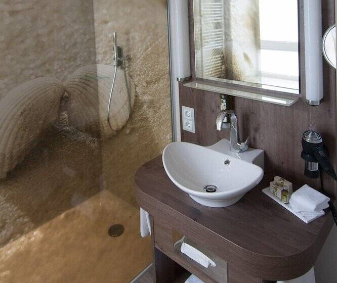 جناح, Arkadenhaus   Hotel Freiherr Von Schwarzenberg