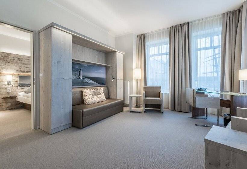 جناح, Arkadenhaus   Hotel Freiherr Von Schwarzenberg