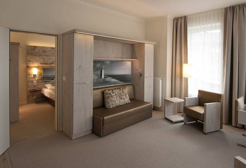 جناح, Arkadenhaus   Hotel Freiherr Von Schwarzenberg