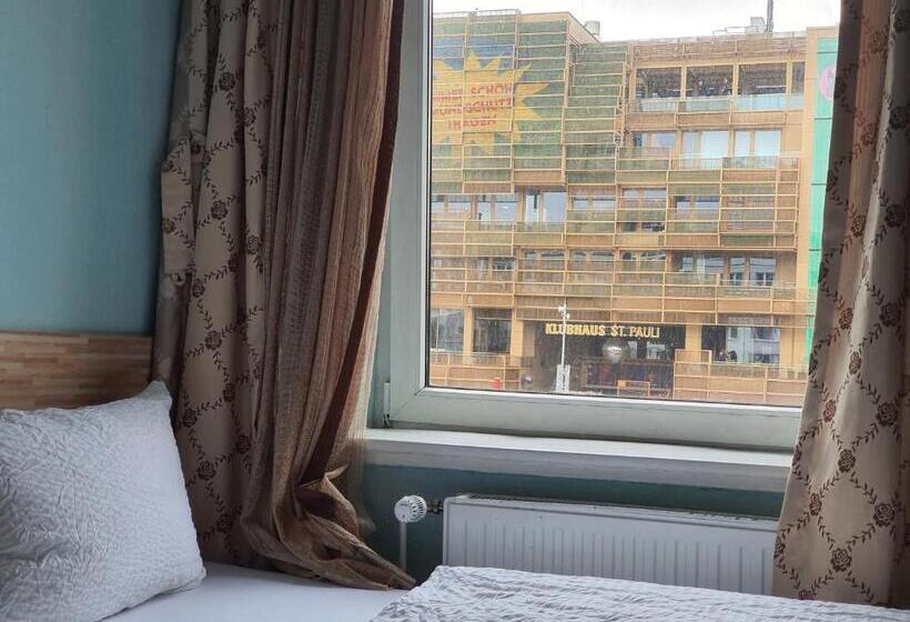 Quarto Triplo Estandar, Ambiente By Next Inn