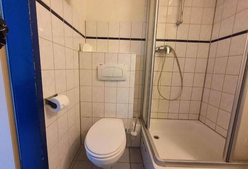 标准三人间, Ambiente By Next Inn