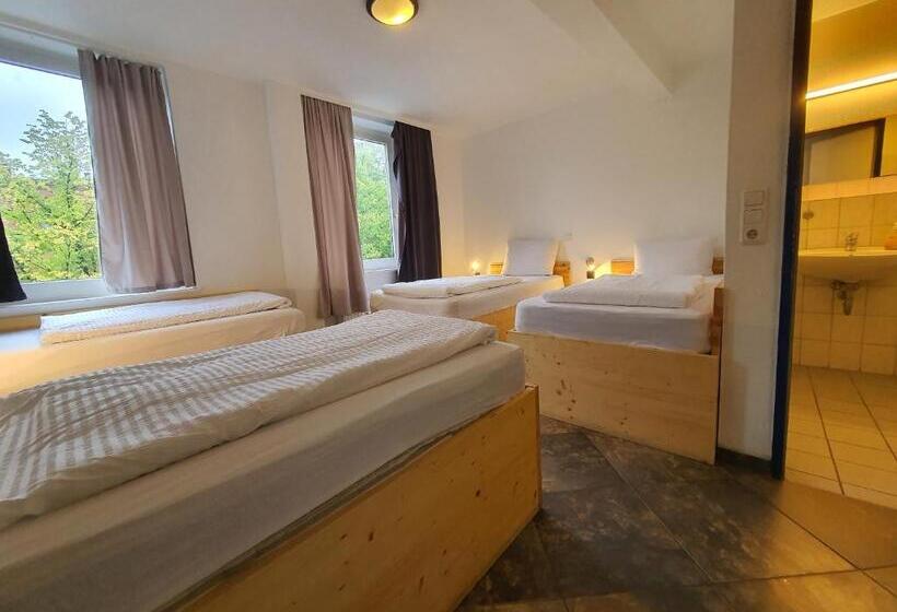 Quarto Quádruplo Estandar, Ambiente By Next Inn