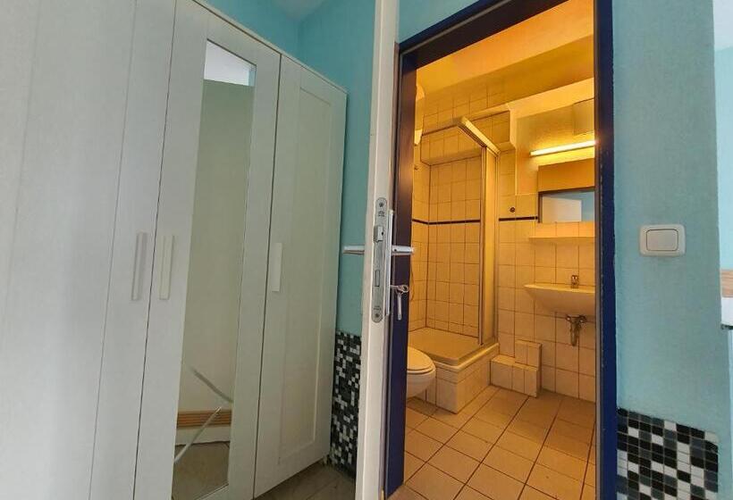 标准三人间, Ambiente By Next Inn