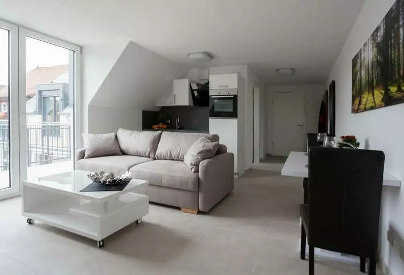 Standard-studio, Amelie Chez Inez