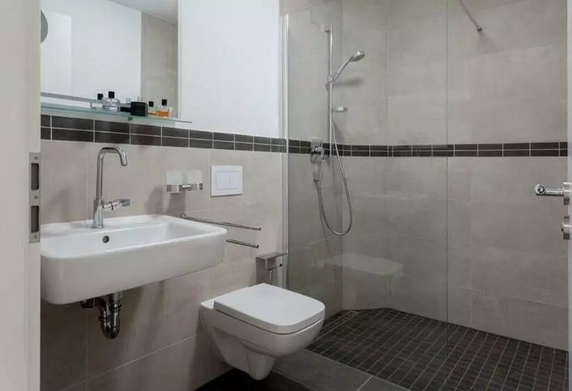 Standard-studio, Amelie Chez Inez