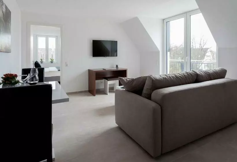 Standard-studio, Amelie Chez Inez