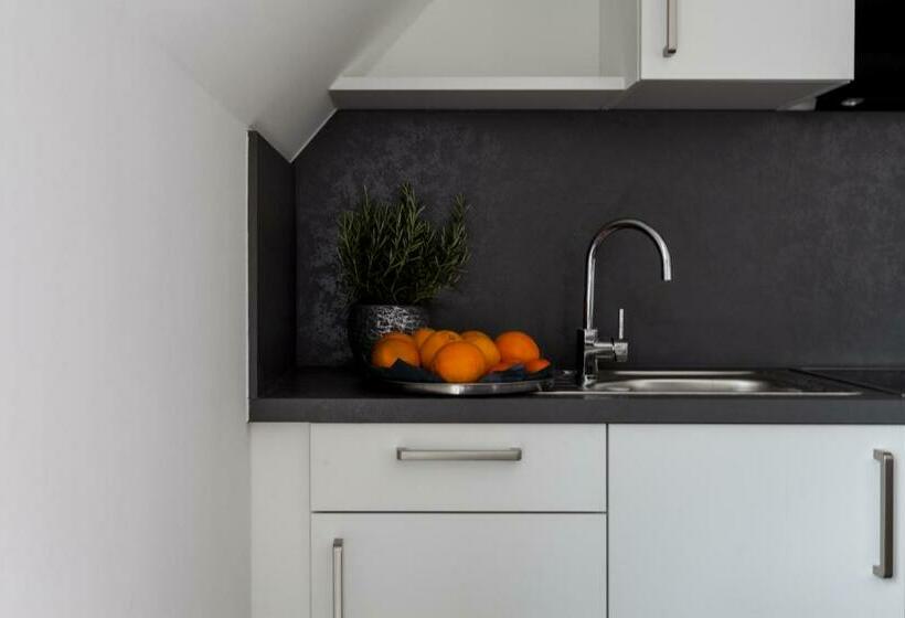 Студия Стандарт, Amelie Chez Inez