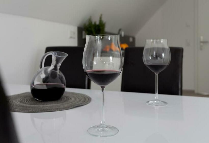 Студия Стандарт, Amelie Chez Inez