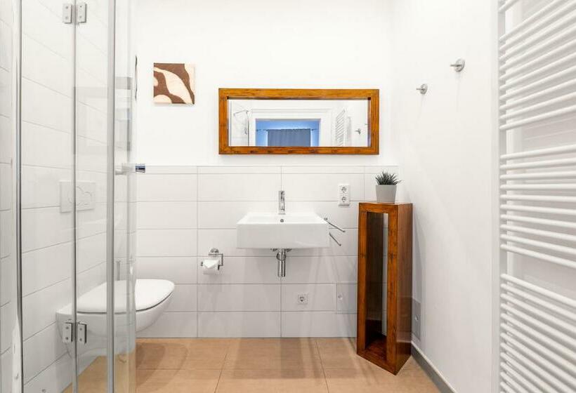 带1个卧室的带阳台的公寓, Appartements An Der Therme