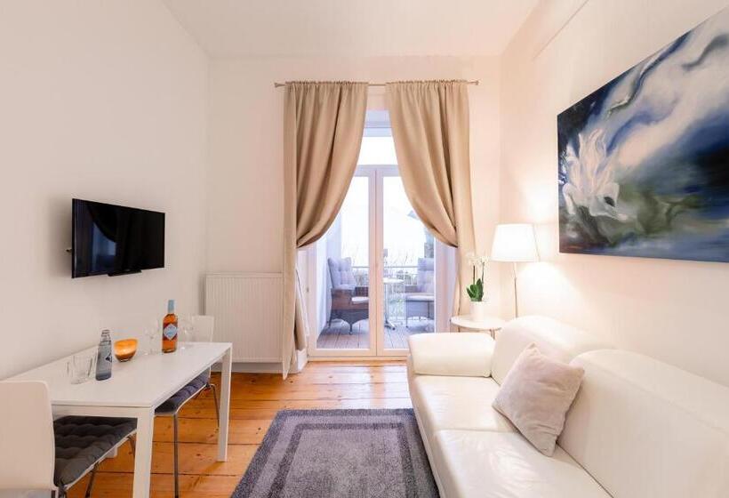 带1个卧室的带阳台的公寓, Appartements An Der Therme