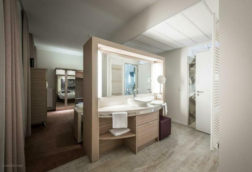 Номер Deluxe с Балконом, Arkadenhaus   Hotel Freiherr Von Schwarzenberg