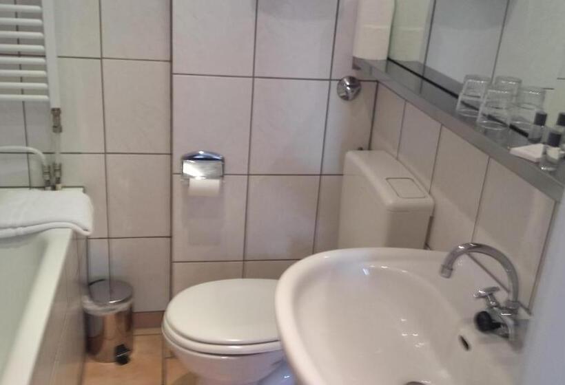 غرفة قياسية ثلاثية, Barcelona Bed & Breakfast