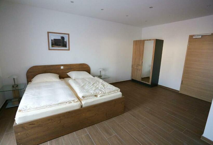 Номер Стандарт с Балконом, Boardinghouse Schellenberg