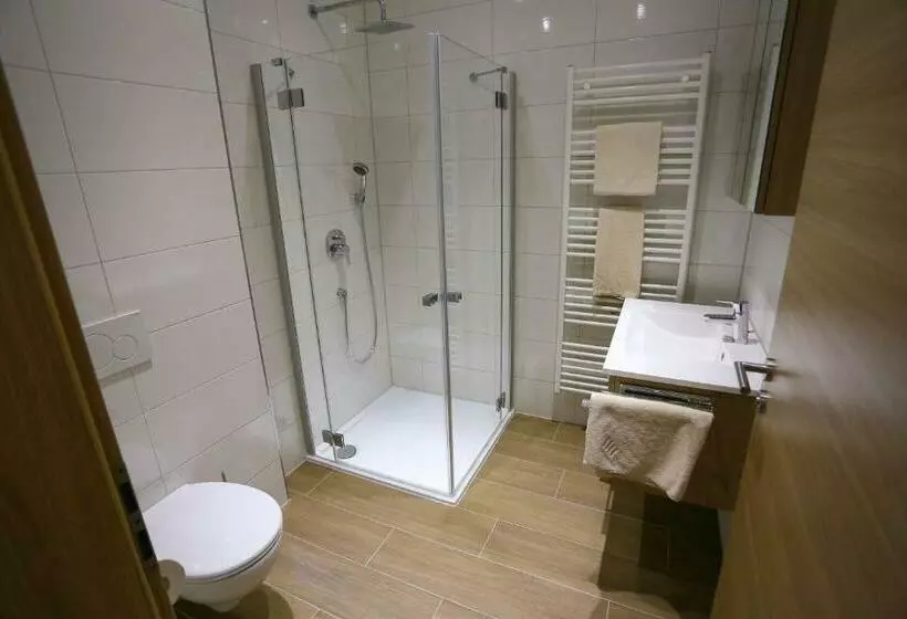 اتاق استاندارد با بالکن, Boardinghouse Schellenberg