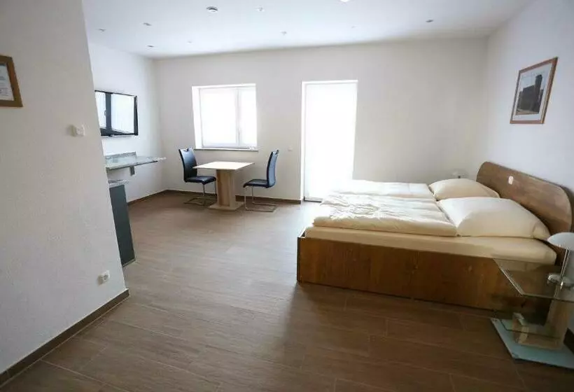 اتاق استاندارد با بالکن, Boardinghouse Schellenberg